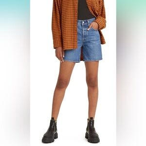 Levi’s 501 mid thigh shorts size 27